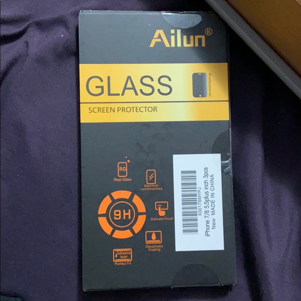 2 tempered screens for iPhone 7 Plus.